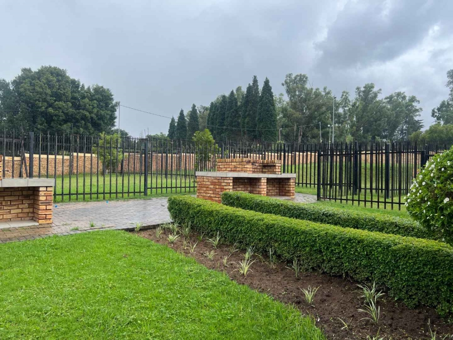 2 Bedroom Property for Sale in Honeypark Gauteng