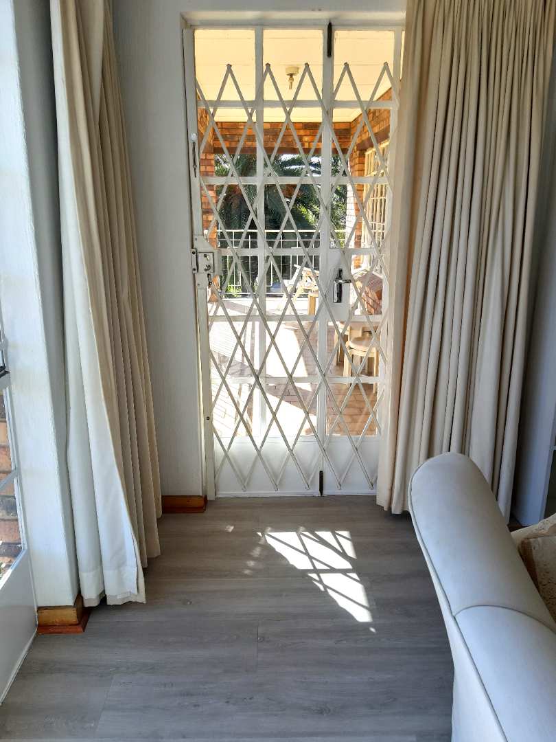 To Let 2 Bedroom Property for Rent in Bryanston Gauteng