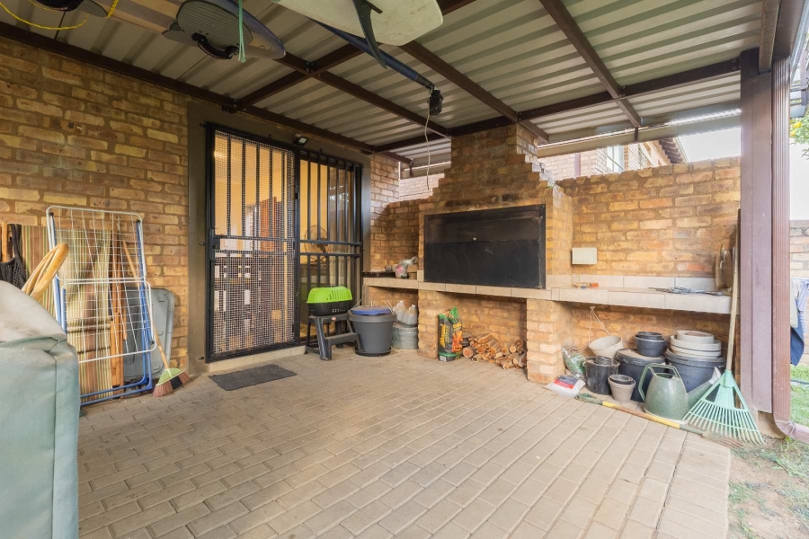 4 Bedroom Property for Sale in Hazeldean Gauteng