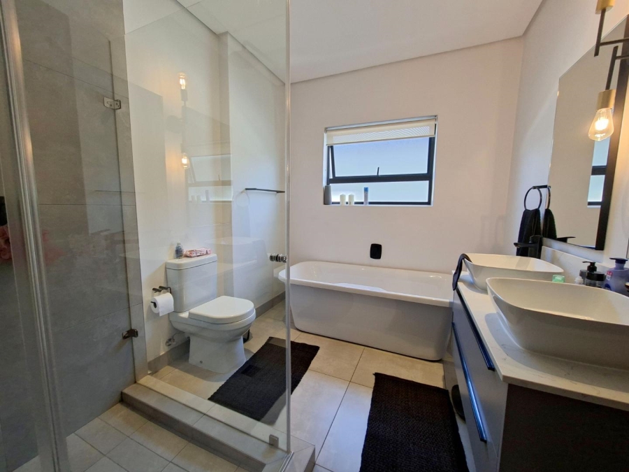 To Let 3 Bedroom Property for Rent in Bryanston Gauteng