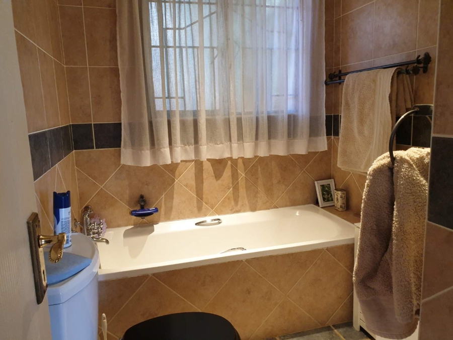 2 Bedroom Property for Sale in Boardwalk Gauteng