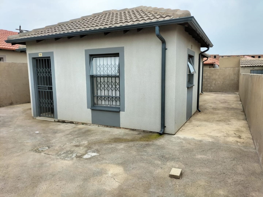 3 Bedroom Property for Sale in Clayville Gauteng