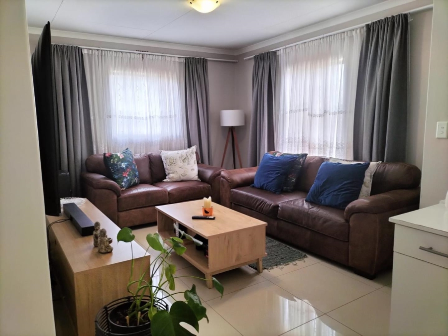 3 Bedroom Property for Sale in Clayville Gauteng