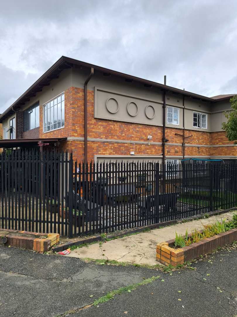 2 Bedroom Property for Sale in Roseacres Gauteng