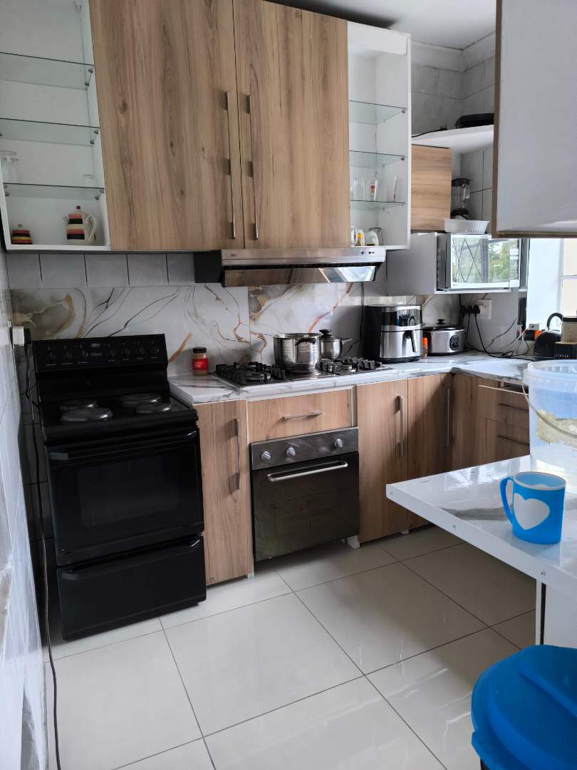 2 Bedroom Property for Sale in Roseacres Gauteng