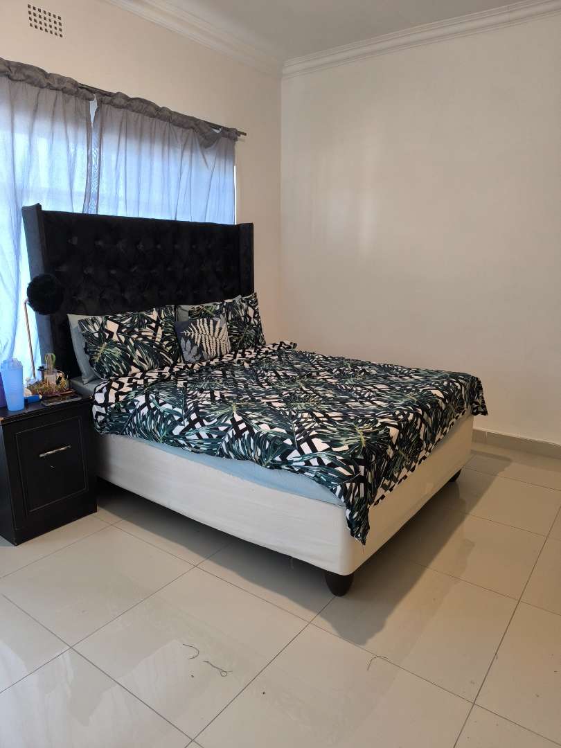 2 Bedroom Property for Sale in Roseacres Gauteng