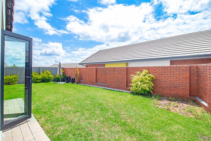 3 Bedroom Property for Sale in Rooihuiskraal North Gauteng