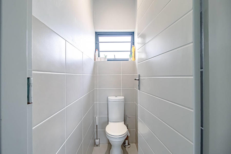 3 Bedroom Property for Sale in Rooihuiskraal North Gauteng