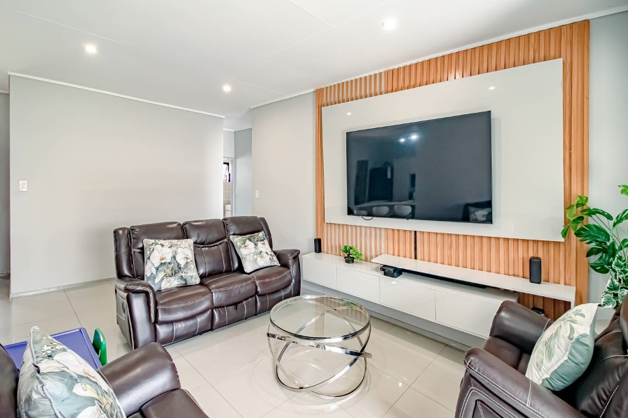 3 Bedroom Property for Sale in Rooihuiskraal North Gauteng