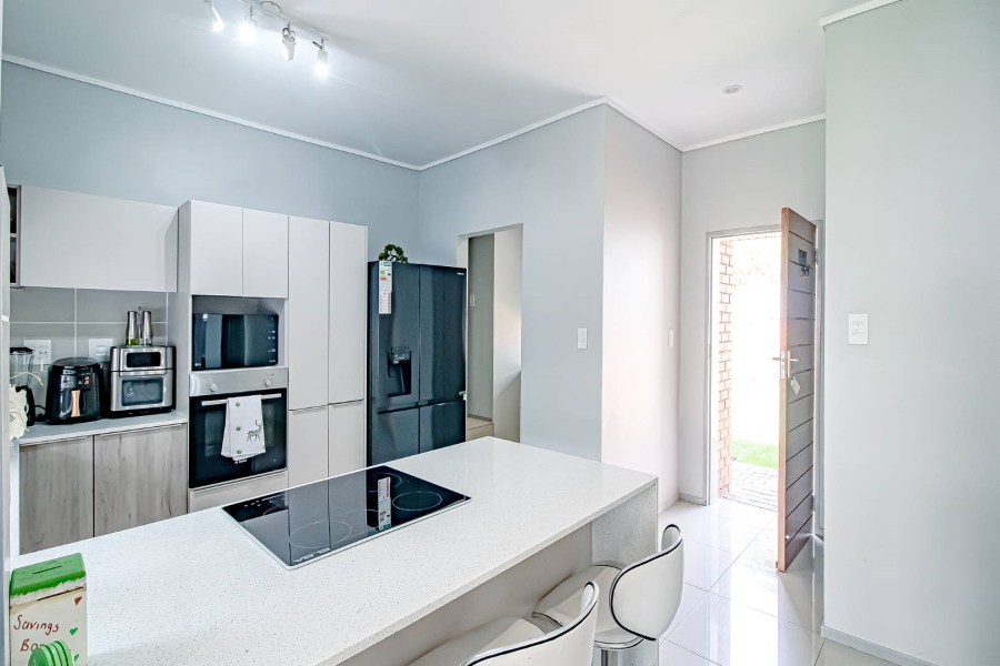 3 Bedroom Property for Sale in Rooihuiskraal North Gauteng