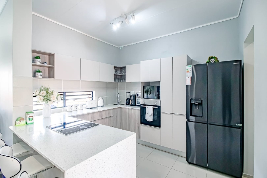 3 Bedroom Property for Sale in Rooihuiskraal North Gauteng