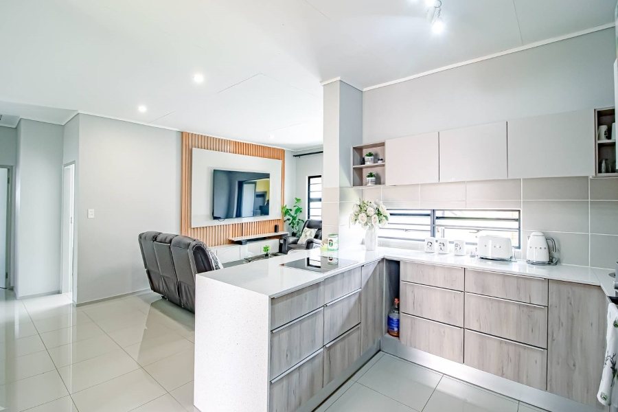 3 Bedroom Property for Sale in Rooihuiskraal North Gauteng