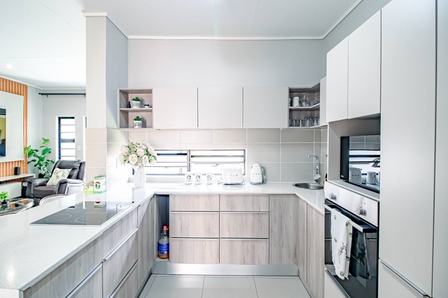 3 Bedroom Property for Sale in Rooihuiskraal North Gauteng