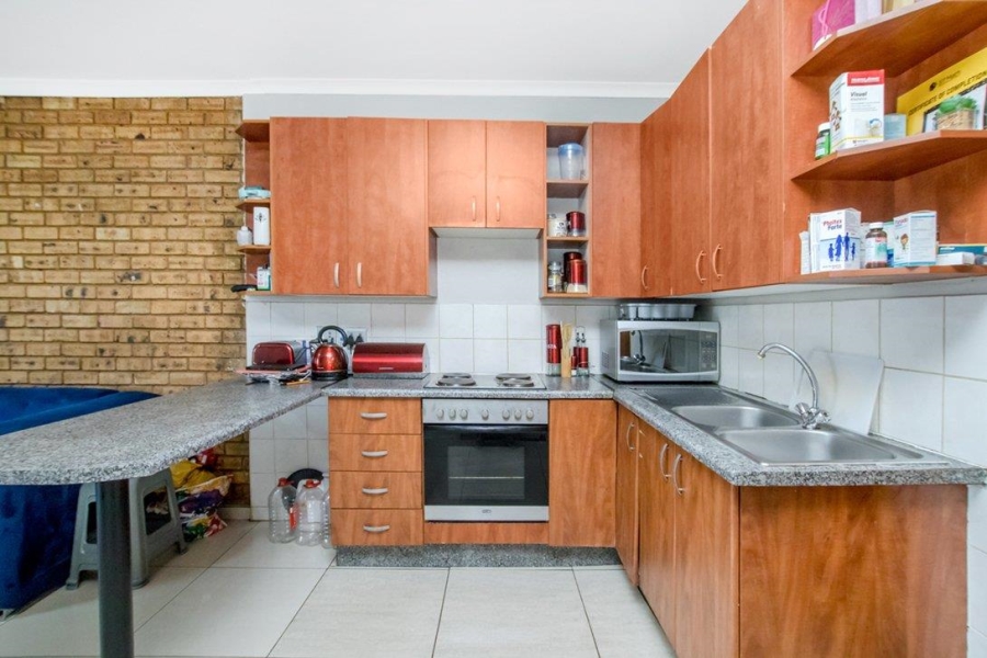 2 Bedroom Property for Sale in Honeypark Gauteng