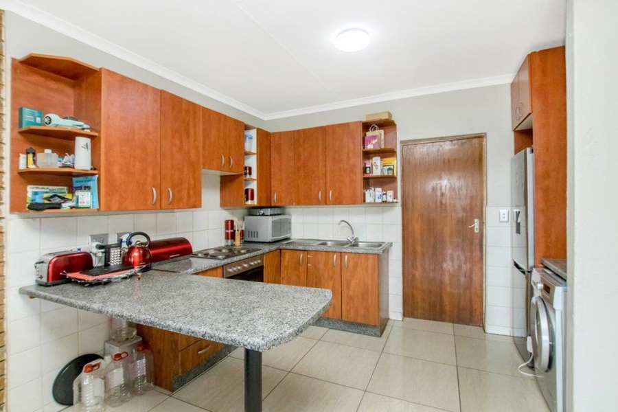 2 Bedroom Property for Sale in Honeypark Gauteng