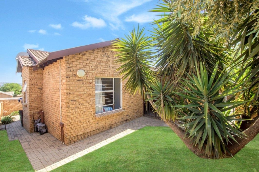 2 Bedroom Property for Sale in Honeypark Gauteng