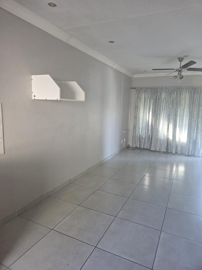3 Bedroom Property for Sale in Mountain View Gauteng