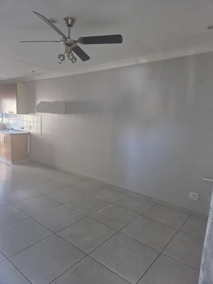 3 Bedroom Property for Sale in Mountain View Gauteng
