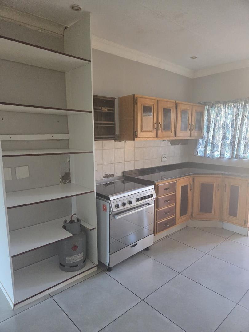 3 Bedroom Property for Sale in Mountain View Gauteng