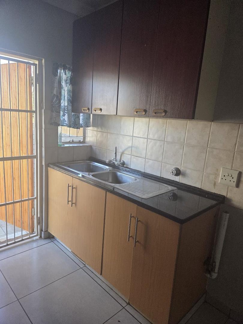 3 Bedroom Property for Sale in Mountain View Gauteng