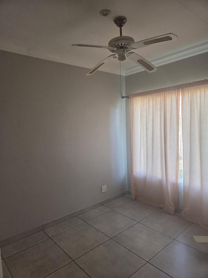 3 Bedroom Property for Sale in Mountain View Gauteng