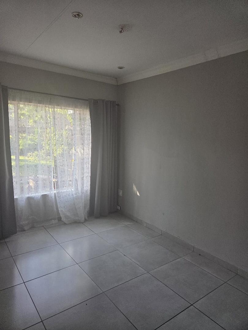 3 Bedroom Property for Sale in Mountain View Gauteng