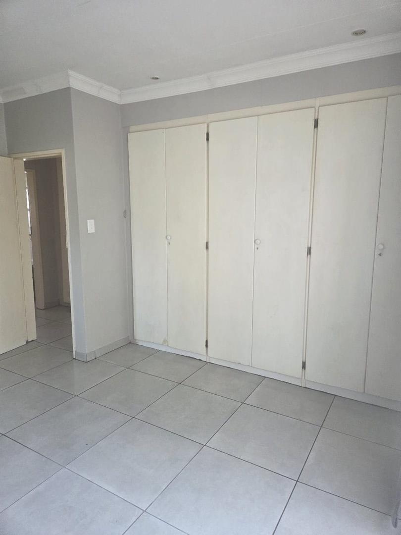 3 Bedroom Property for Sale in Mountain View Gauteng