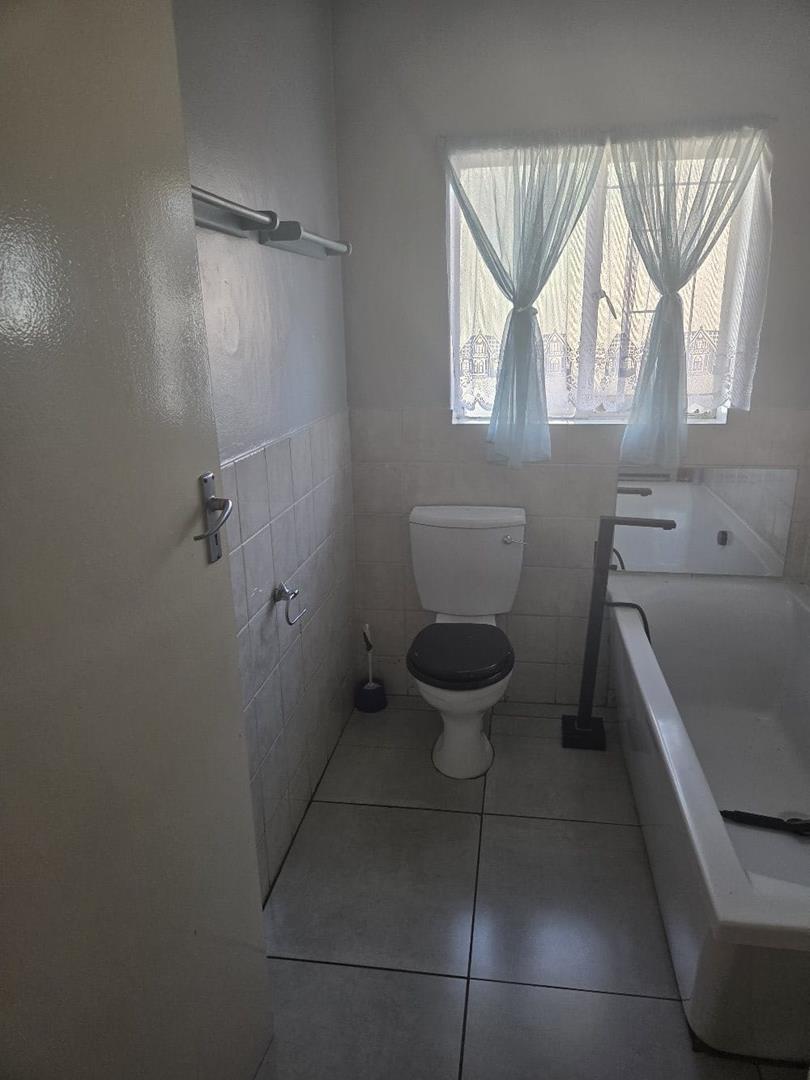 3 Bedroom Property for Sale in Mountain View Gauteng