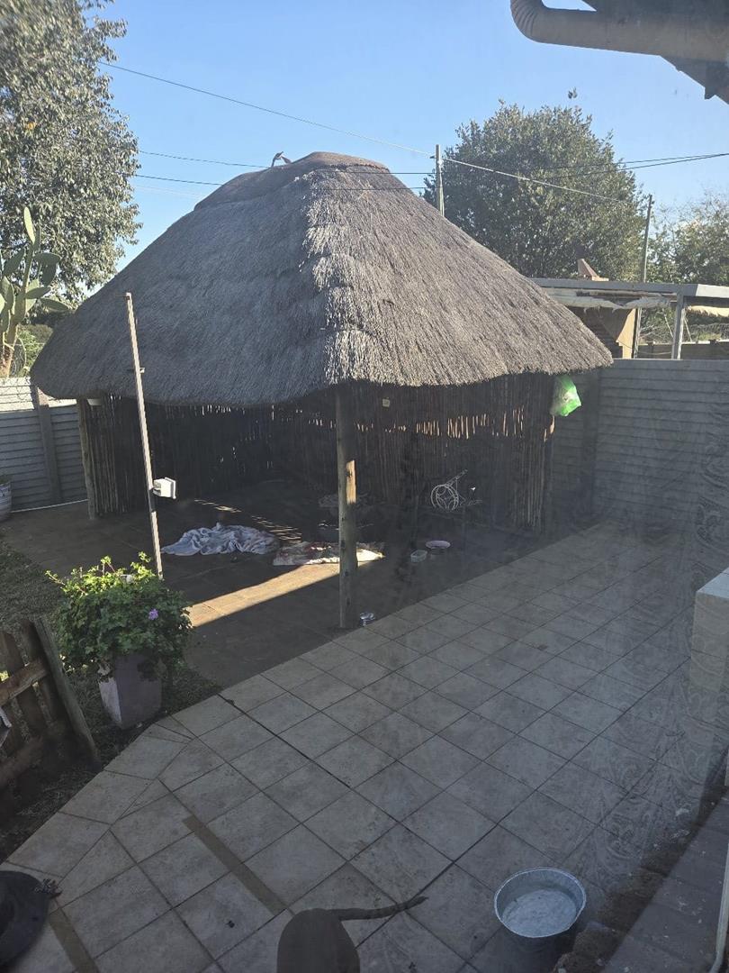 3 Bedroom Property for Sale in Mountain View Gauteng