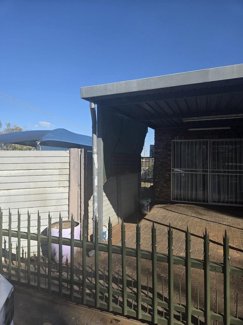 3 Bedroom Property for Sale in Mountain View Gauteng