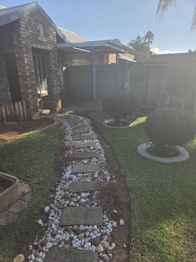 3 Bedroom Property for Sale in Mountain View Gauteng