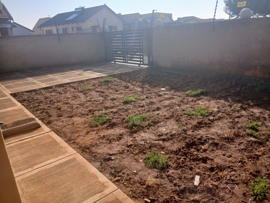 2 Bedroom Property for Sale in Modderbee Gauteng