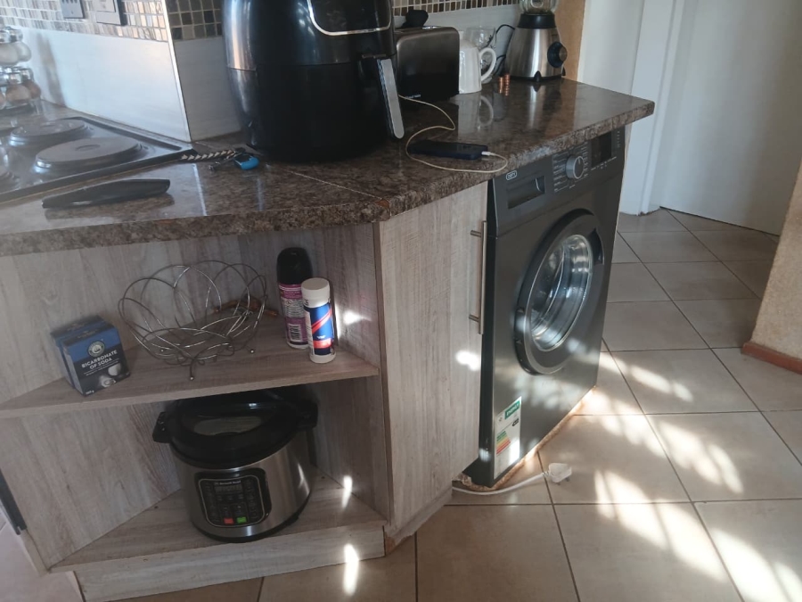 2 Bedroom Property for Sale in Modderbee Gauteng