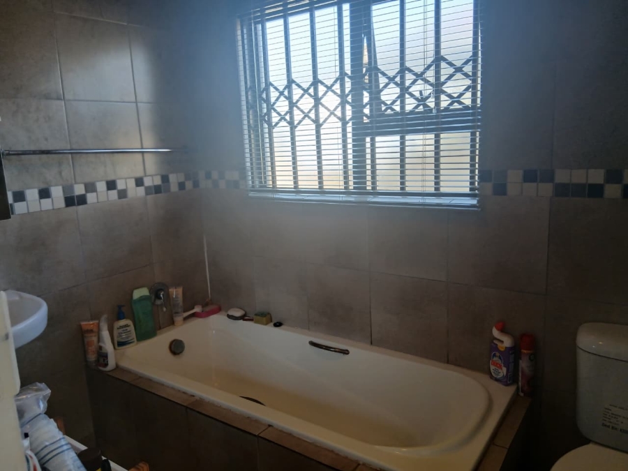 2 Bedroom Property for Sale in Modderbee Gauteng