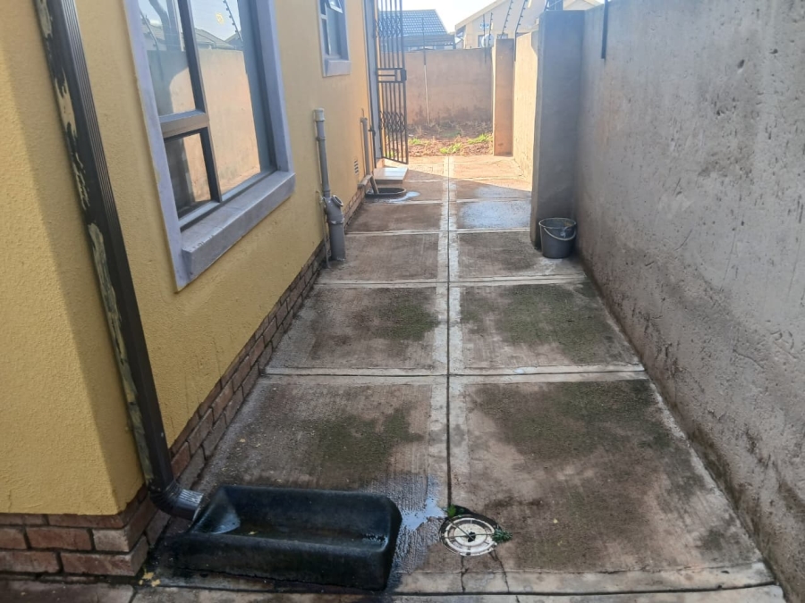 2 Bedroom Property for Sale in Modderbee Gauteng