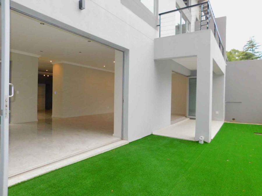 To Let 4 Bedroom Property for Rent in Hyde Park Gauteng