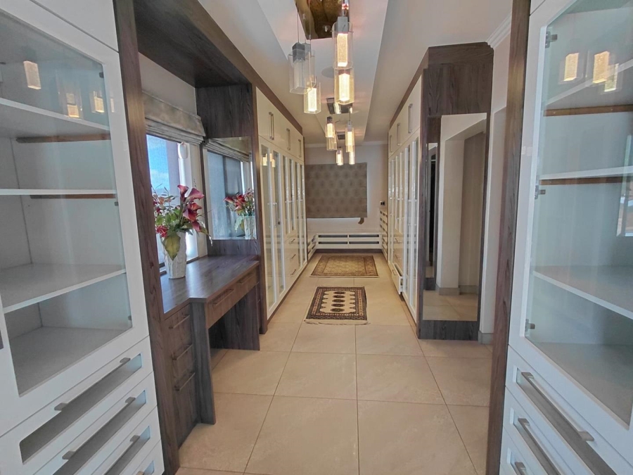 To Let 4 Bedroom Property for Rent in Roodekrans Gauteng