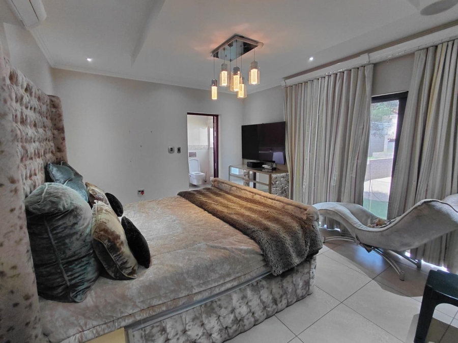 To Let 4 Bedroom Property for Rent in Roodekrans Gauteng