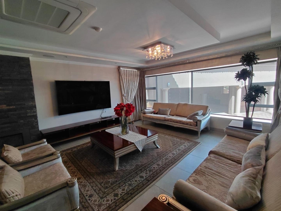 To Let 4 Bedroom Property for Rent in Roodekrans Gauteng