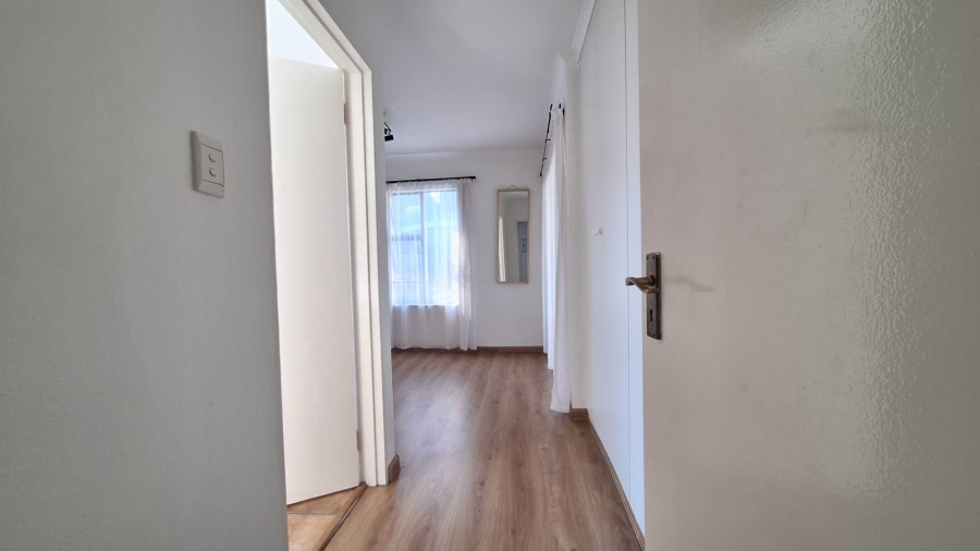 To Let 2 Bedroom Property for Rent in Northcliff Gauteng