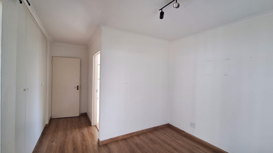 To Let 2 Bedroom Property for Rent in Northcliff Gauteng