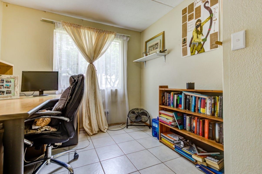 2 Bedroom Property for Sale in Glen Marais Gauteng