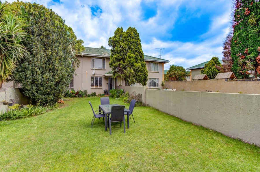 2 Bedroom Property for Sale in Glen Marais Gauteng