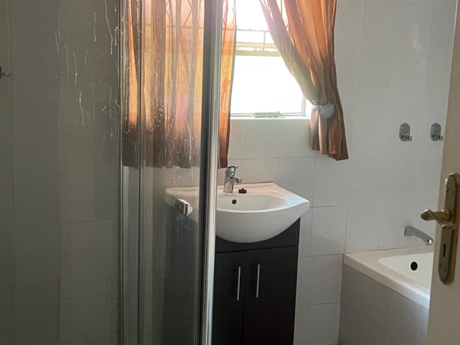 4 Bedroom Property for Sale in Brackenhurst Gauteng