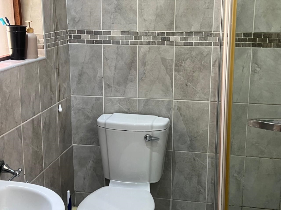 4 Bedroom Property for Sale in Brackenhurst Gauteng