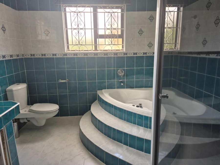 6 Bedroom Property for Sale in Winchester Hills Gauteng