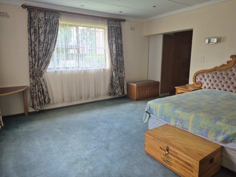 6 Bedroom Property for Sale in Winchester Hills Gauteng