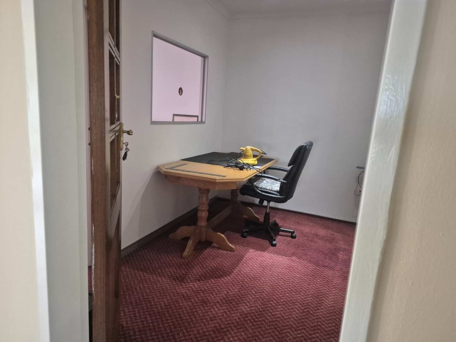 6 Bedroom Property for Sale in Winchester Hills Gauteng