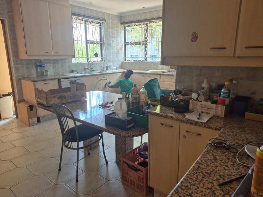 6 Bedroom Property for Sale in Winchester Hills Gauteng