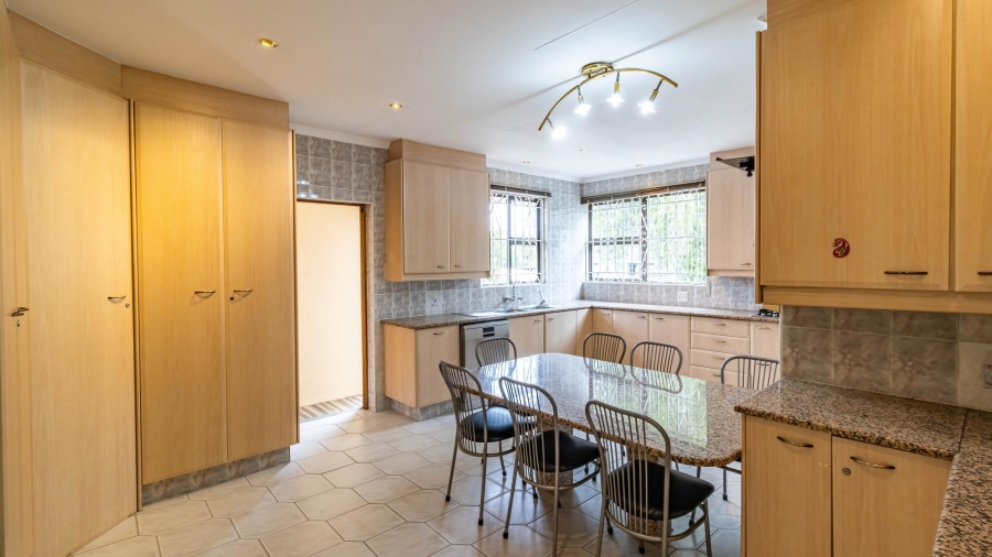 6 Bedroom Property for Sale in Winchester Hills Gauteng